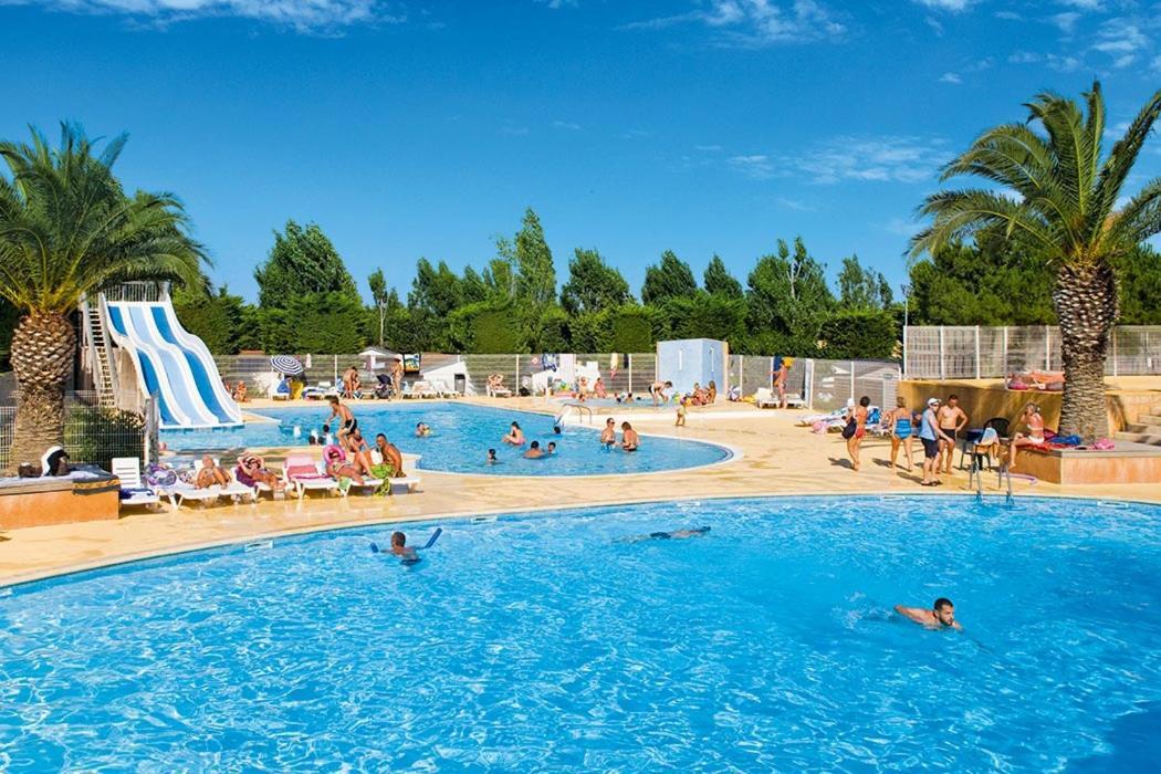 Les Cigales Hotel Вик-Ла-Гардиол Екстериор снимка